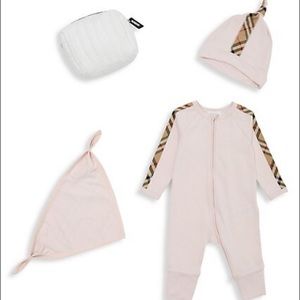 Burberry
Baby Girl's 3piece Vintage Check Gift Set